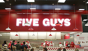 Paris 1er: La Française Real Estate Managers accueille le spécialiste du burger Five Guys à proximité du Forum des Halles